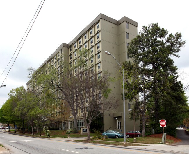 Philips Presbyterian Tower in Decatur, GA - Foto de edificio - Building Photo