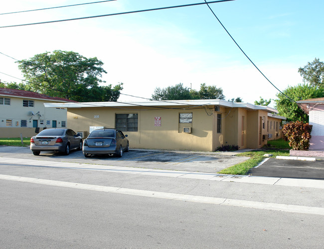 2030 Apartments in Miami, FL - Building Photo - Building Photo