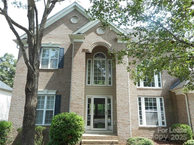 11017 Valley Spring Dr in Charlotte, NC - Building Photo - Building Photo