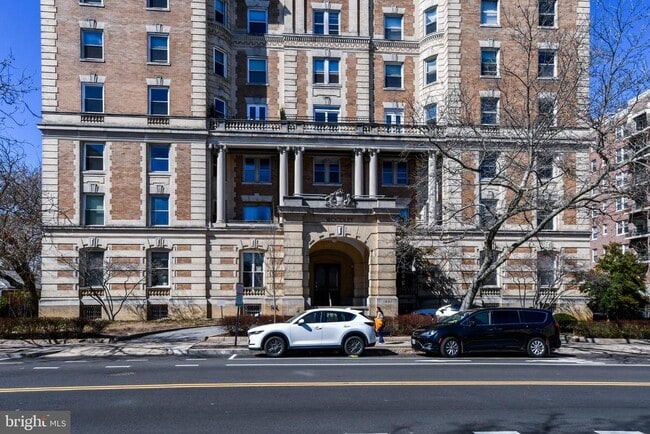 1851 Columbia Rd NW