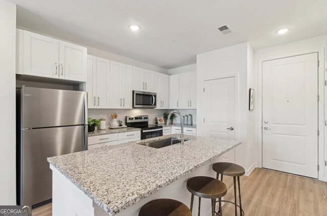 550 Webb Gin House Rd in Lawrenceville, GA - Building Photo - Building Photo