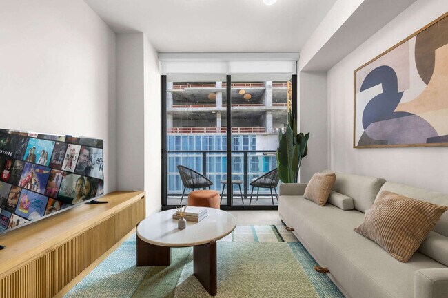 11 NE 6th St in Miami, FL - Foto de edificio - Building Photo