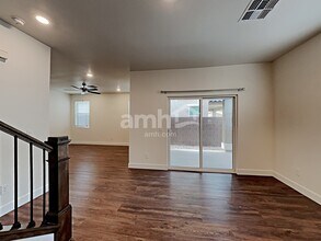 684 W Laredo Ave in Gilbert, AZ - Foto de edificio - Building Photo