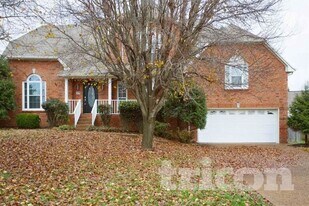 2678 Douglas Ln in Thompson's Station, TN - Building Photo