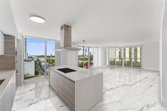 330 Sunny Isles Blvd, Unit 5-801 in Sunny Isles Beach, FL - Building Photo - Building Photo