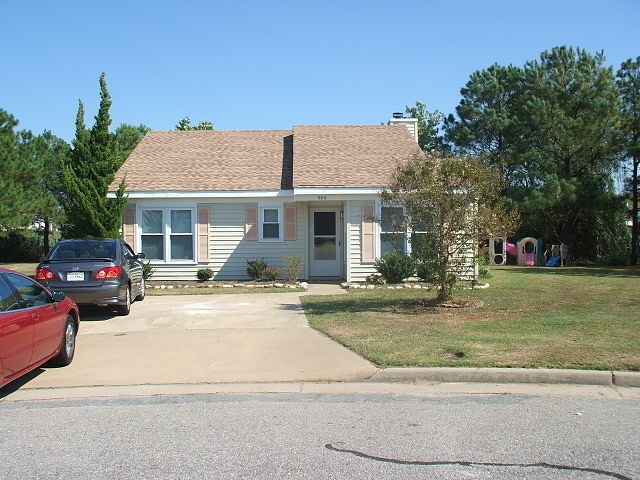 property at 804 Alger Ct