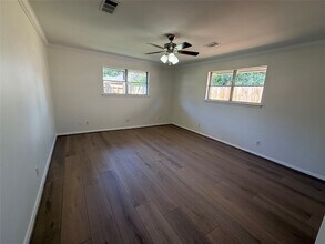 10410 Barwood Dr in Houston, TX - Building Photo - Building Photo