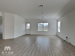 5908 Geronimo Wy in Seguin, TX - Building Photo - Building Photo