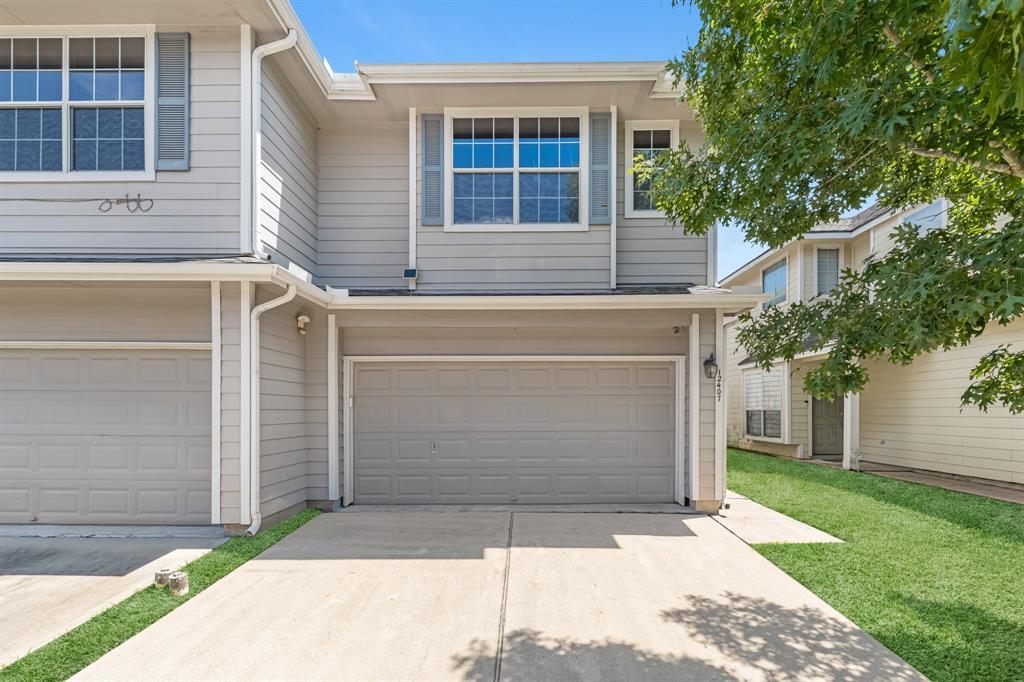 12407 Salama Falls in Houston, TX - Building Photo