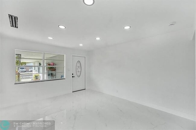 5310 NW 16th St