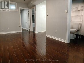 379-379 Albion Rd in Toronto, ON - Building Photo - Building Photo