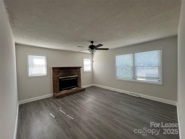 1120 Hensley Rd in Fort Mill, SC - Building Photo - Building Photo