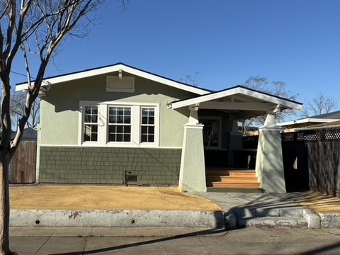 2410 Byron St in Berkeley, CA - Building Photo