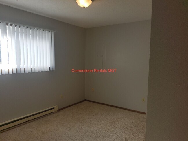 918 9th Ave SE in Valley City, ND - Building Photo - Building Photo