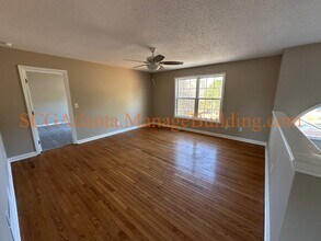 100 Corn Crib Ct in Newnan, GA - Building Photo - Building Photo