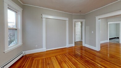 1011 Washington St, Unit 1 in Newton, MA - Building Photo - Building Photo