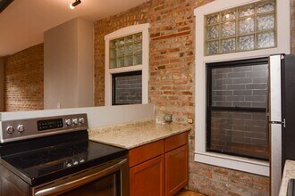 1720 N Damen Ave, Unit 2 in Chicago, IL - Building Photo - Building Photo