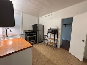 2 Shady Dr W in Pittsburgh, PA - Building Photo - Building Photo