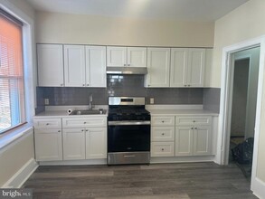 7345 West Chester Pike in Upper Darby, PA - Building Photo - Building Photo