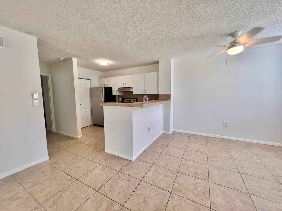 1755 Village Blvd in West Palm Beach, FL - Building Photo