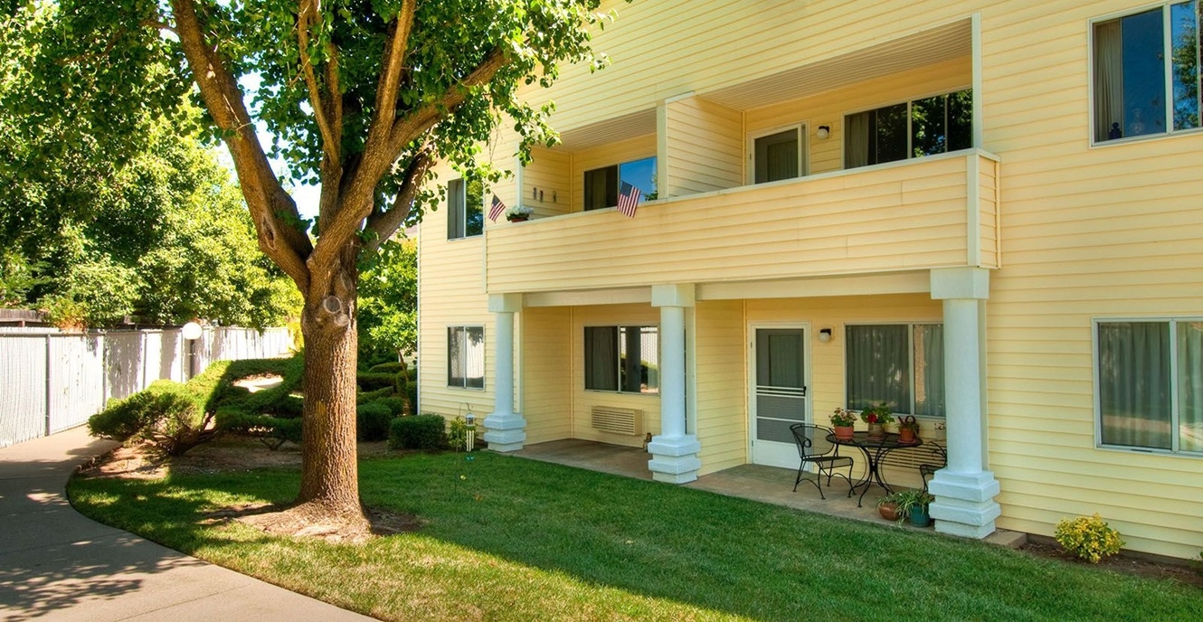 Hilltop Estates Senior Apartments in Redding, CA - Building Photo