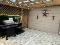 840 Threadneedle St photo'