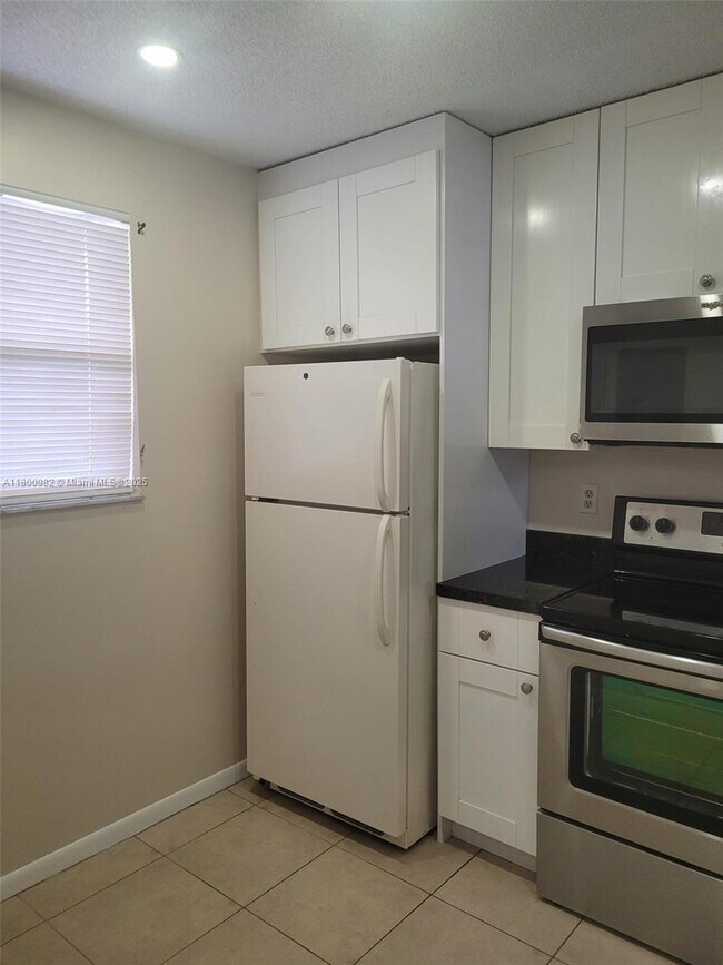 785 NW 103rd Terrace in Pembroke Pines, FL - Building Photo - Building Photo
