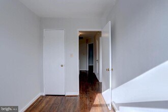 2536 Loyola Northway in Baltimore, MD - Building Photo - Building Photo