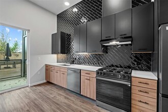 4510 Terry-O Ln in Austin, TX - Foto de edificio - Building Photo