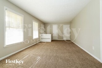 5551 Four Winds Dr SW in Lilburn, GA - Building Photo - Building Photo