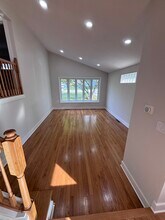 532 Warren Rd in Glenview, IL - Building Photo - Building Photo