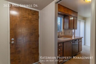 3630 Mill Springs Dr in Stockton, CA - Building Photo - Building Photo