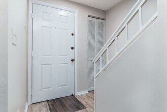 1503 Marsh Cove Ln in Palm Valley, FL - Foto de edificio - Building Photo