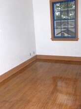 120 Lovejoy Ave in Waterloo, IA - Building Photo - Building Photo