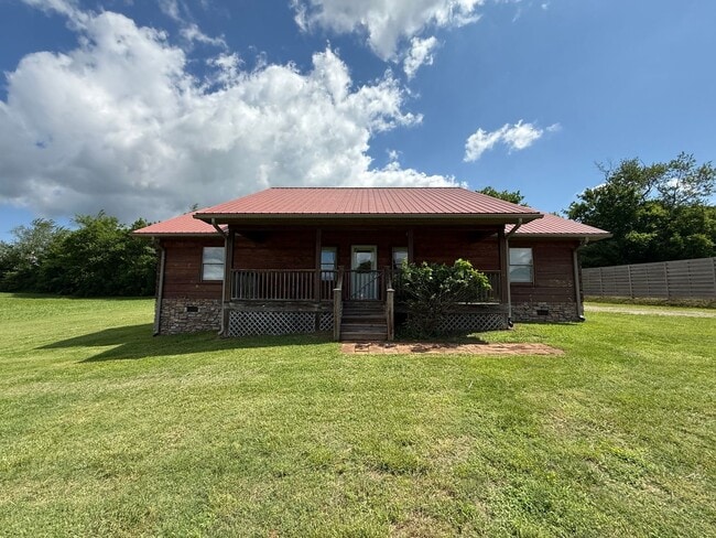 property at 1404 Maple Ln
