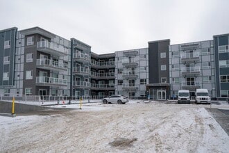 40 Carrington Plz NW in Calgary, AB - Building Photo - Building Photo