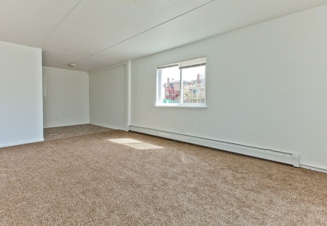 10 W 137th ST Riverdale, IL 60827 in Riverdale, IL - Building Photo - Building Photo