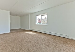 10 W 137th ST Riverdale, IL 60827 in Riverdale, IL - Building Photo - Building Photo