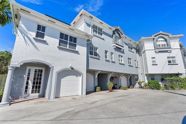 property at 1835 N Dixie Hwy