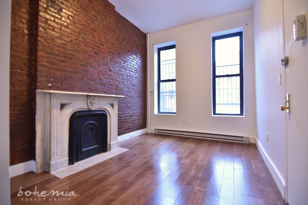 424 E 117th St in New York, NY - Building Photo