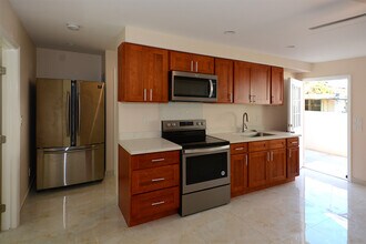 3048 Hinano St, Unit Front 1 in Honolulu, HI - Building Photo - Building Photo