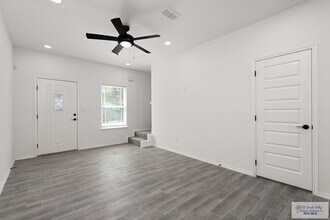 405 Lion's Villa Ave in La Feria, TX - Foto de edificio - Building Photo