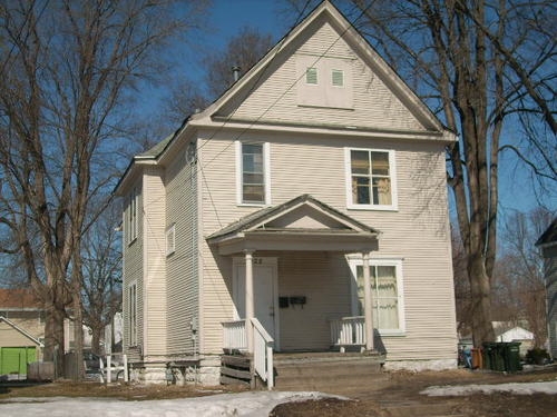 428 Center St in Waterloo, IA - Building Photo