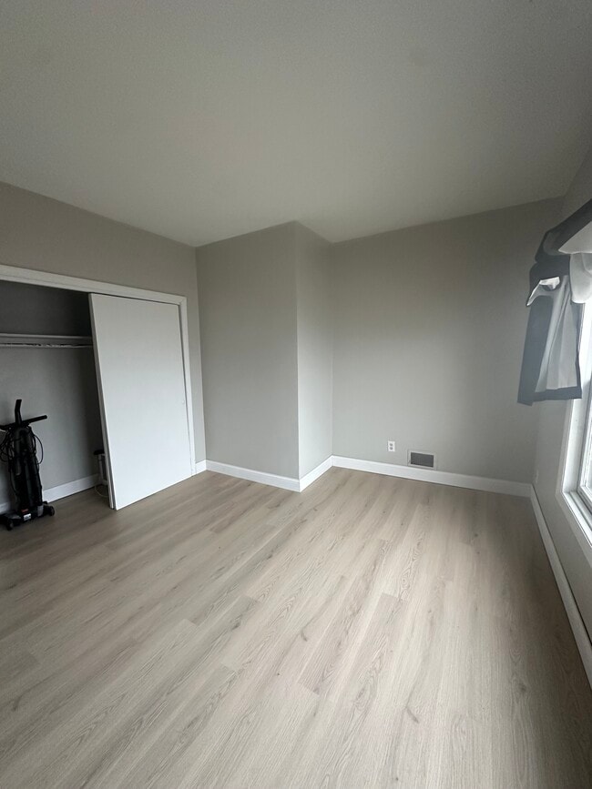 301 E 6th St, Unit Golden Acres LLC in Belvidere, IL - Foto de edificio - Building Photo