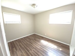 2952 Garey Ln in Louisville, KY - Building Photo - Building Photo