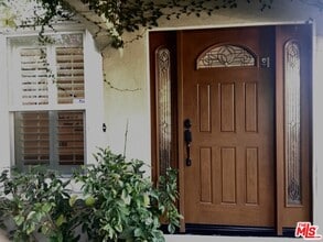 125 N Palm Dr in Beverly Hills, CA - Building Photo - Building Photo