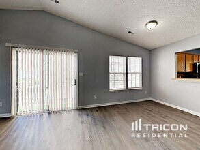 5634 Waverly Lynn Ln in Charlotte, NC - Building Photo - Building Photo