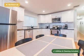 Furnished Private Bedroom in East Boston in Boston, MA - Foto de edificio - Building Photo