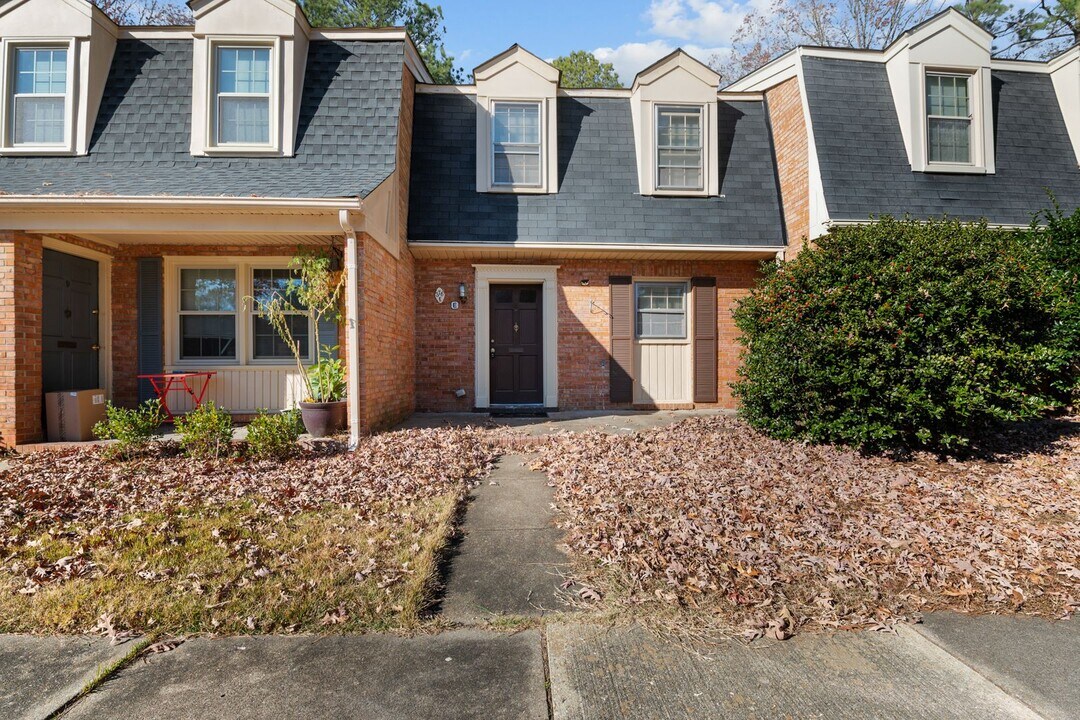 376 Circuit Ln in Newport News, VA - Building Photo