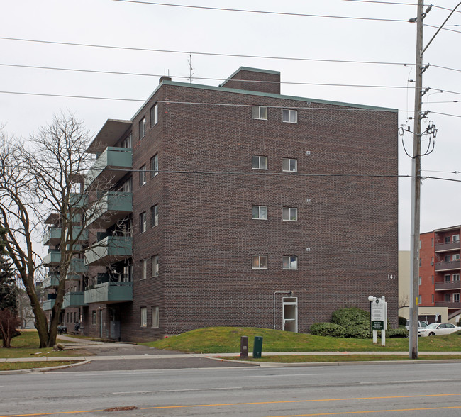 141 Taunton Rd E in Oshawa, ON - Building Photo - Building Photo